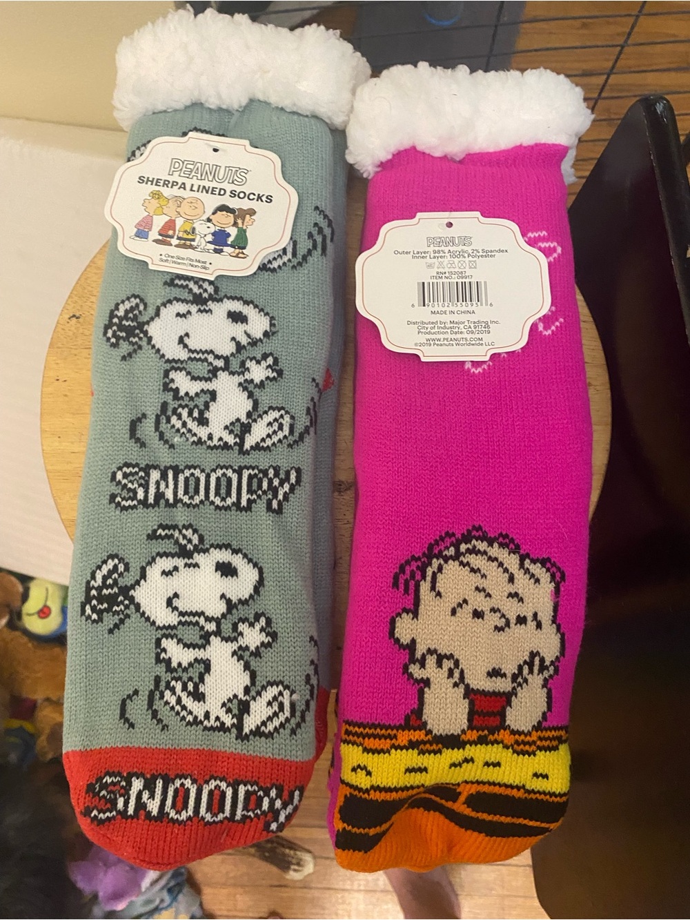 Peanuts Sherpa-Lined Snoopy Crew Socks - Sage Green & Black - Picture 2 of 4